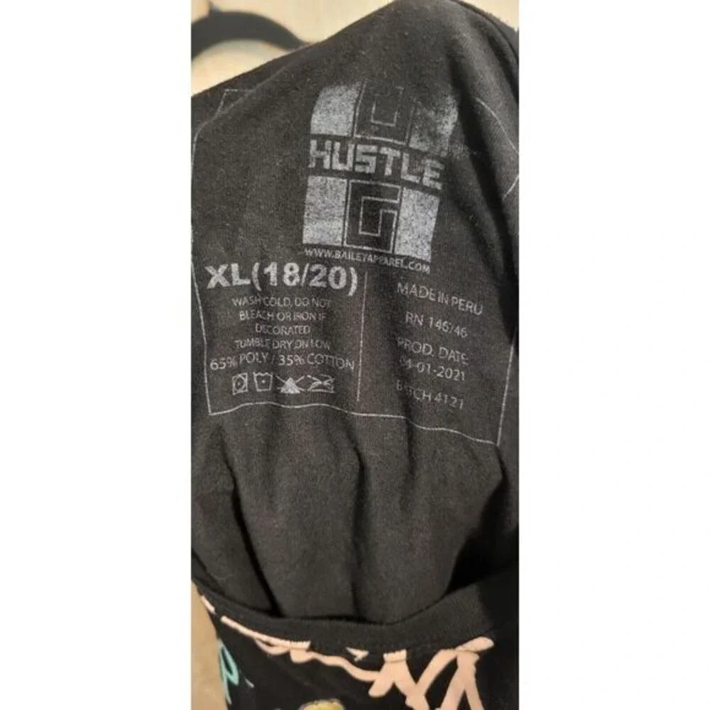 Hustle Gang Boys XL Black Legend Teddy‎ Bear Throne Long Sleeve Graphic Tee